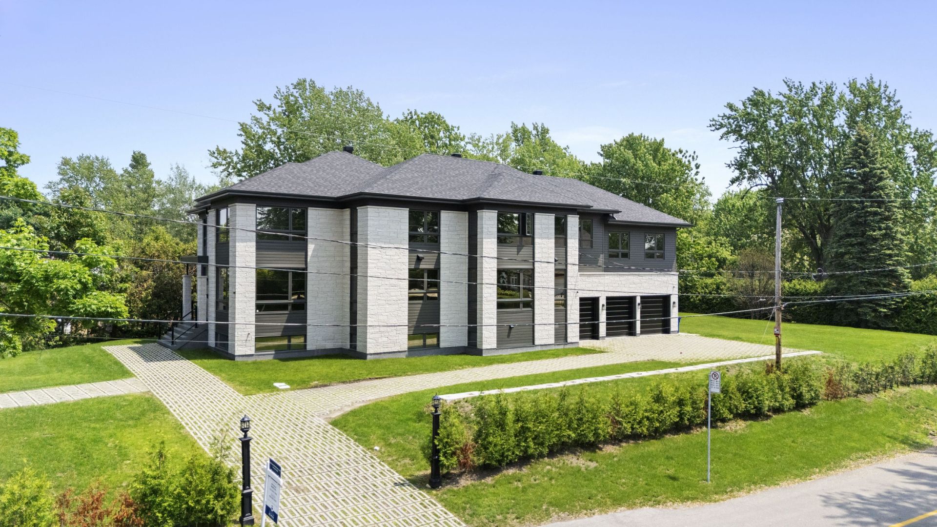 21 Rue les Érables à Laval-sur-le-Lac